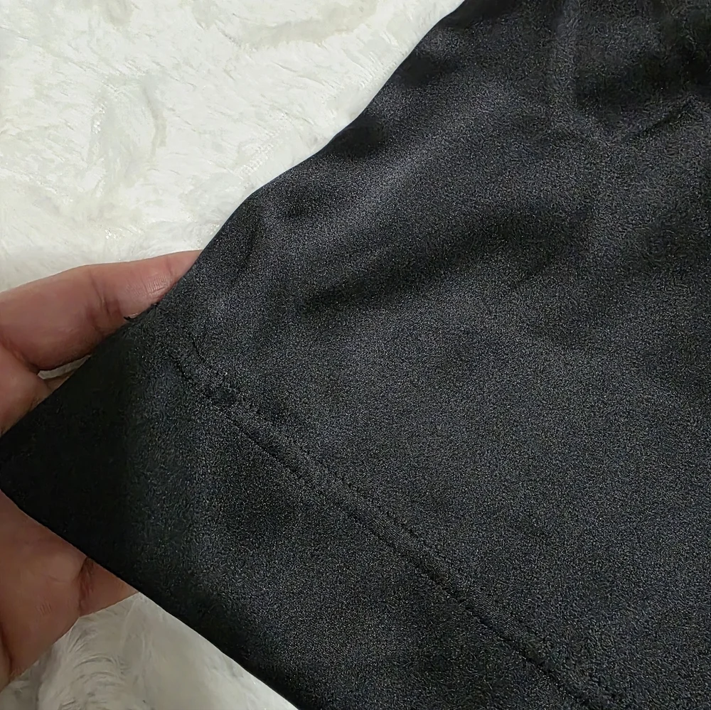 St. John Black Short Sleeve Tee - Picture 6 of 7